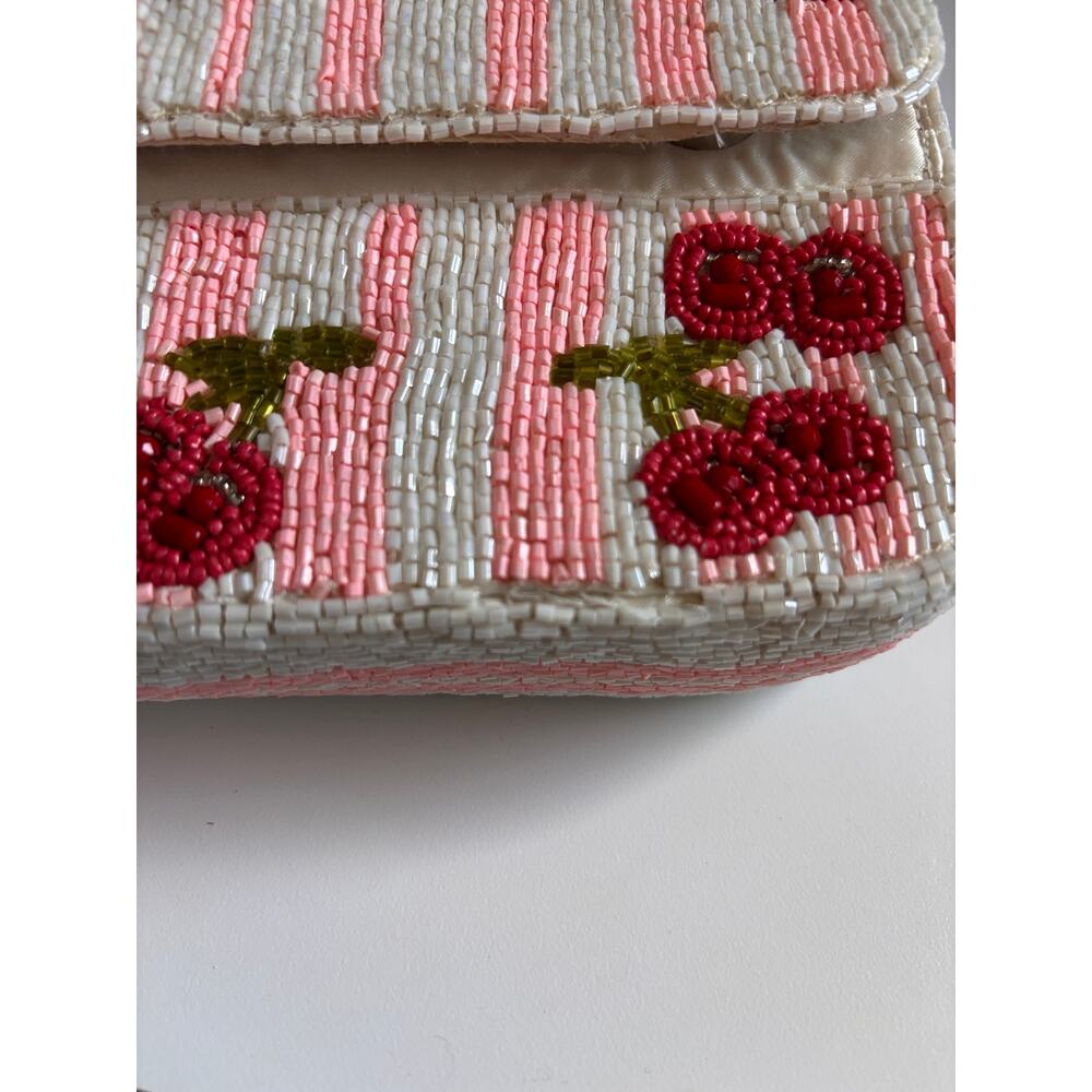 Seed beads cherry striped bag/purse cottagecore holidaycore - Picture 3 of 8